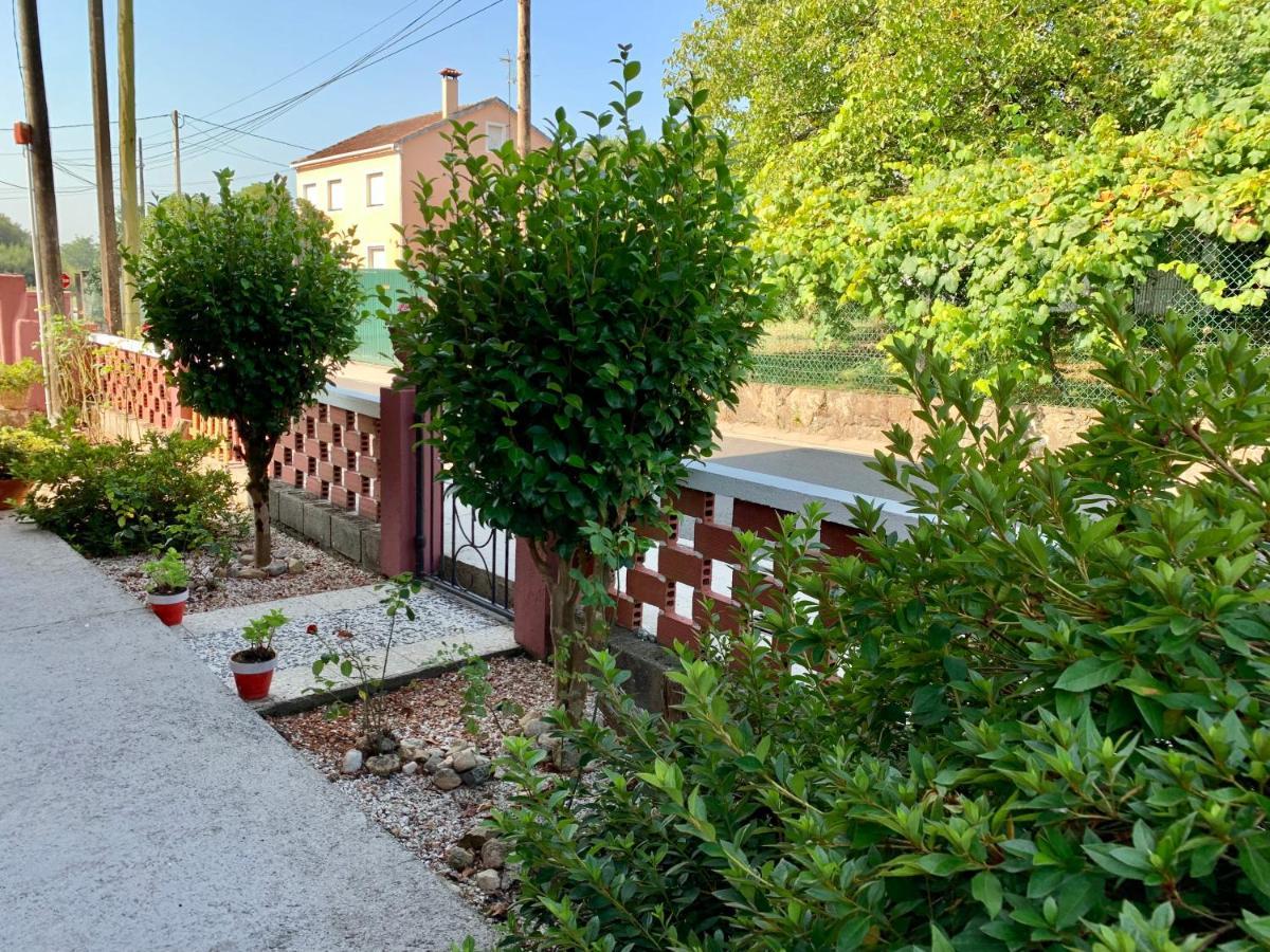 OrtonoA Casa Vermella Con Jardin A 10 Minutos De Santiago De Compostelaアパートメント エクステリア 写真